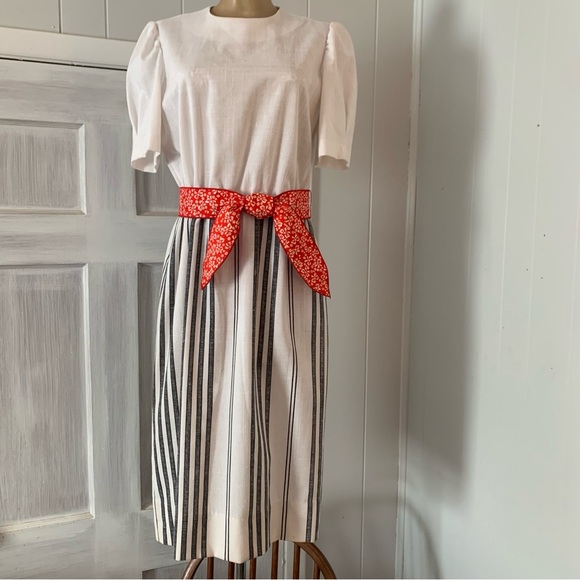 Leslie Fay Dresses & Skirts - Vintage Dress 1970s striped With red and white Bow patterned sash Linen Feel